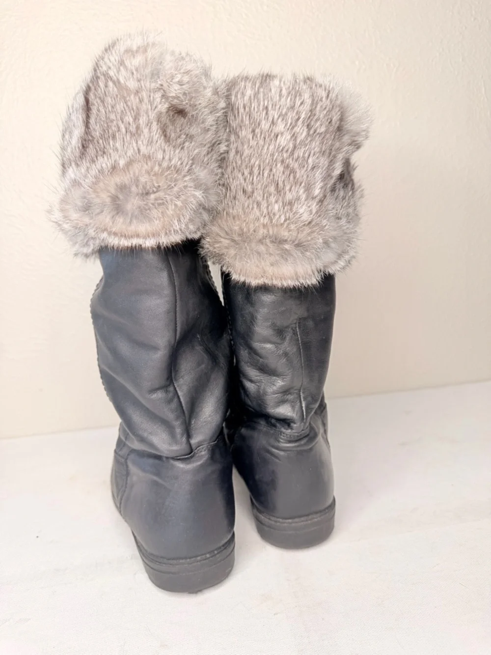 Bastien black leather boot gray fur trim